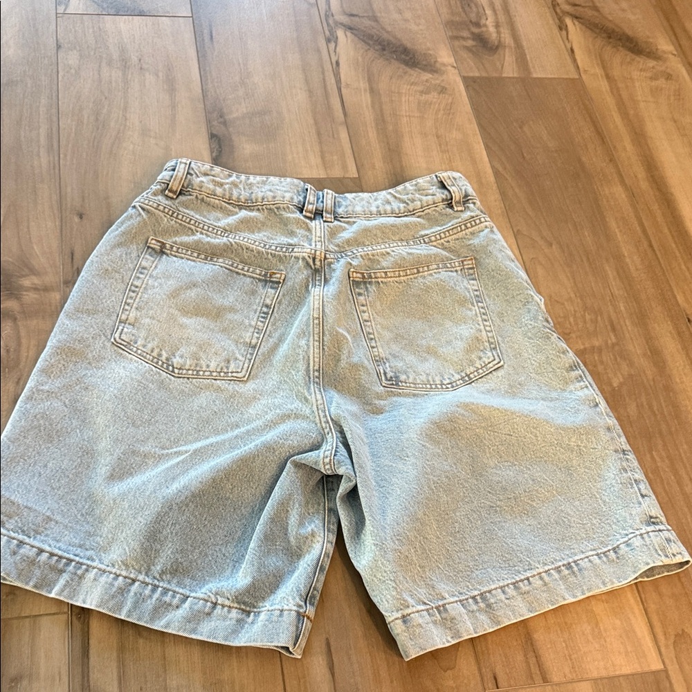 FRAME The Trouser Shorts Light Blue Denim Bermuda Women's Shorts. NEW - Picture 9 of 13